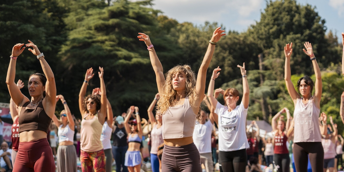 Wanderlust 108, yoga, corsa e meditazione: dopo Milano e Venezia, ultima tappa a Roma