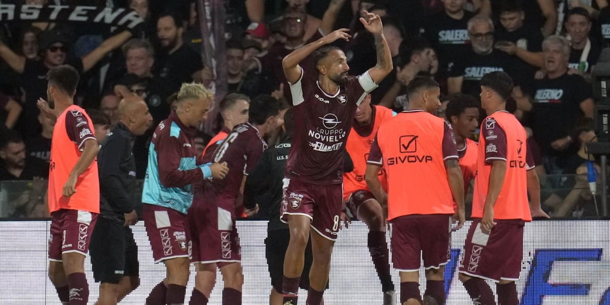 La Salernitana vince in rimonta con il Bari: decisivi Lescano e Djamanca