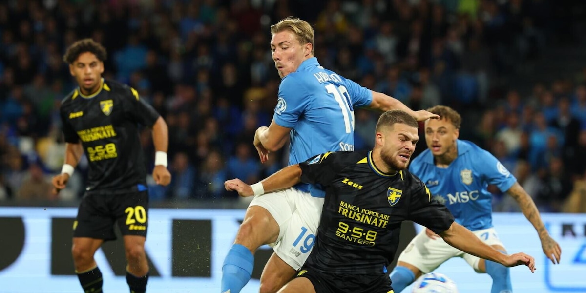 LIVE Napoli-Frosinone: palo di Hojlund