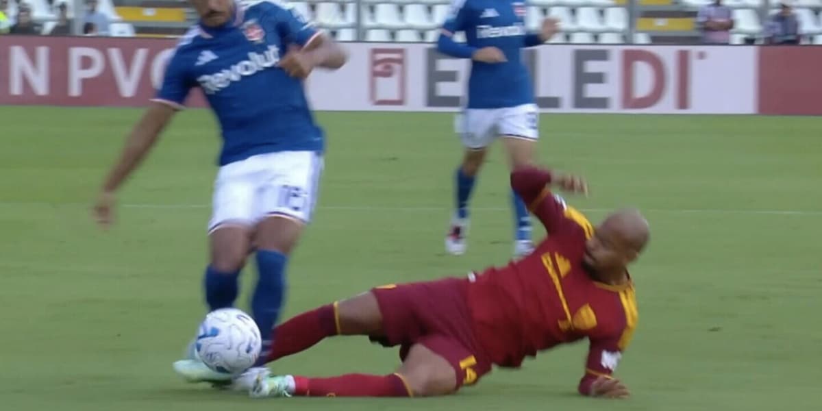 Como-Roma LIVE: espulsione diretta per Malen, Douvikas sfiora il vantaggio. Fuori Hermoso, in campo Balerdi