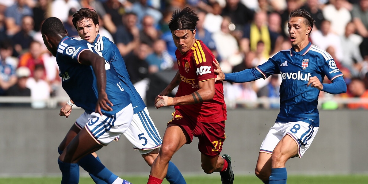 Como-Roma LIVE: infortunio per l'arbitro Fabbri, al suo posto Sozza. Gollini salva su Nico Paz