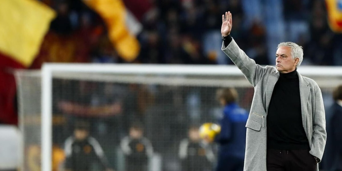 Mourinho e quella cena del 2021 con l'inno di Conidi che ha cambiato la storia della Roma