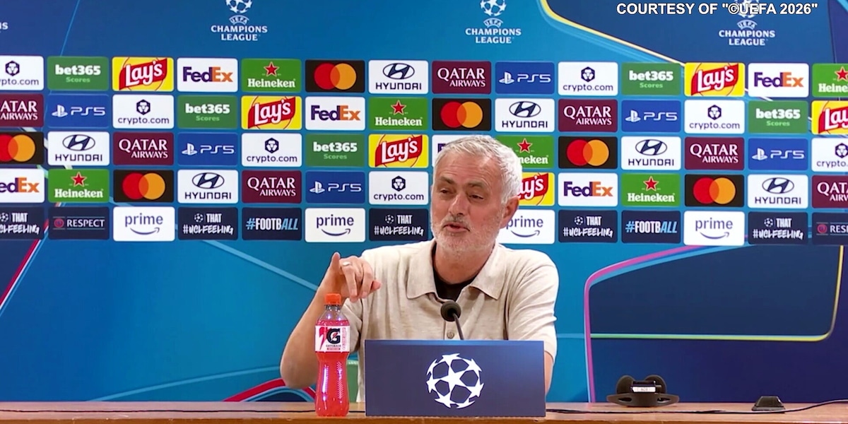 Mourinho avvisa il giornalista: "Occhio ai tassisti, molti sono laziali"