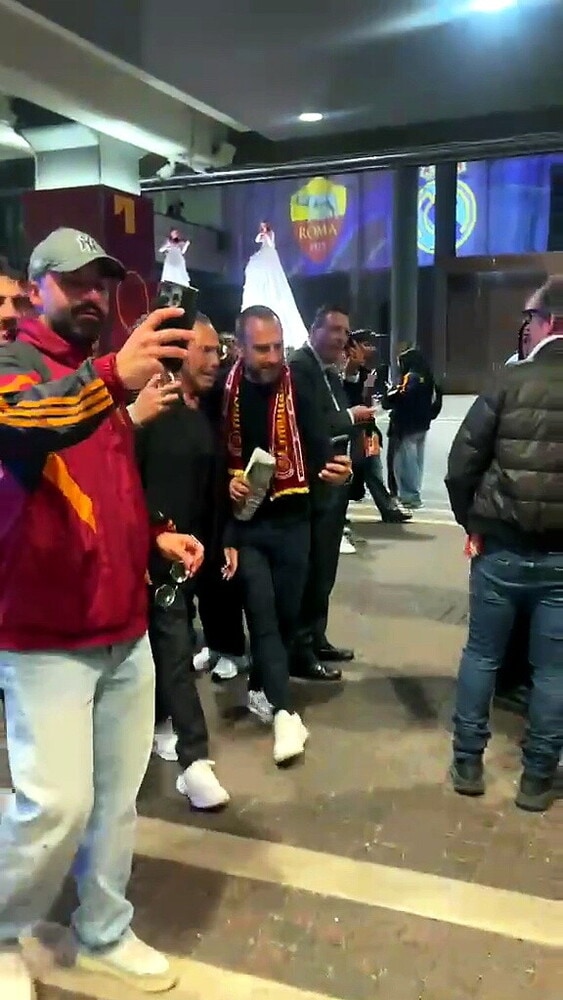 Venditti arriva allo stadio per Roma-Real Madrid