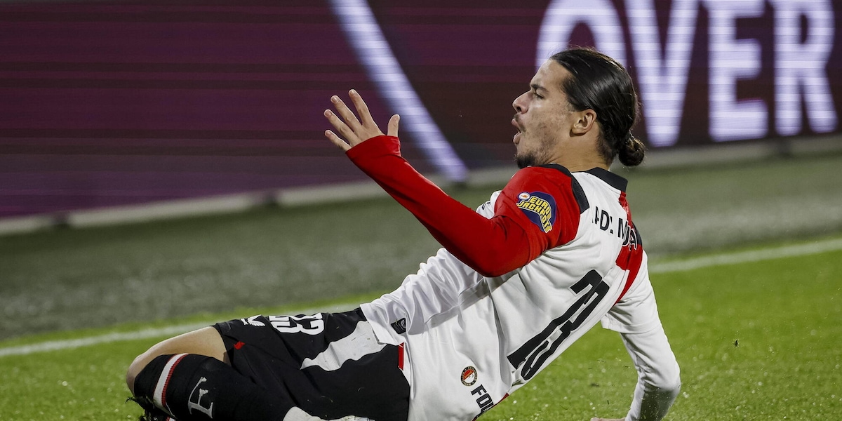 Champions: Como spento, si fa rimontare e battere dal Feyenoord