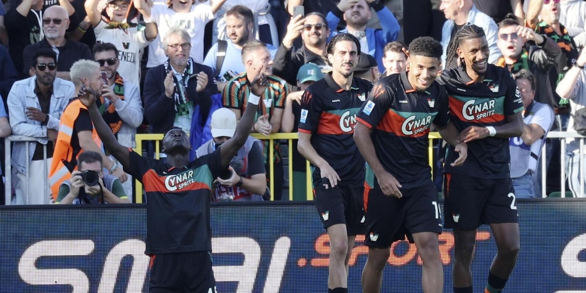 LIVE Venezia-Napoli: Stankovic salva anche su Lobotka