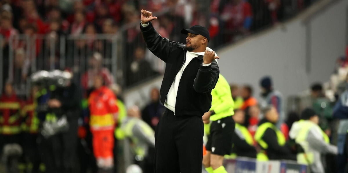 Paura per Kompany, collassa in campo durante l'allenamento del Bayern Monaco: è ricoverato d'urgenza in ospedale