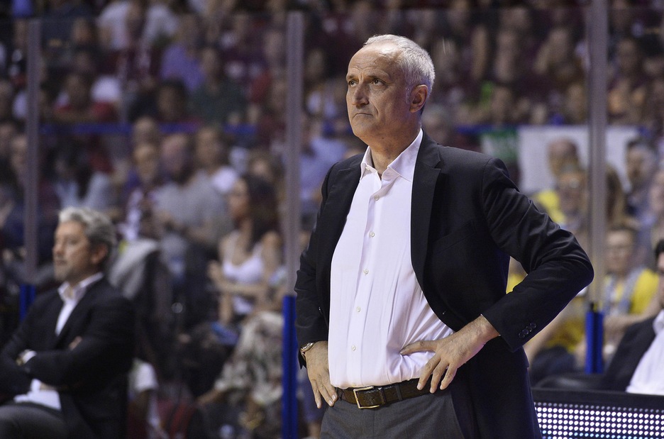Basket, Cremona supera Pesaro e incrocia Varese Basket, Cremona supera Pesaro e incrocia Varese