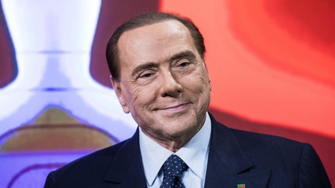 Berlusconi positivo al Coronavirus: "Continuo la battaglia"
