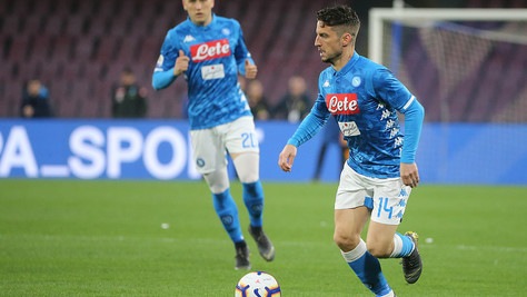 Napoli, leggera contusione alla tibia per Mertens