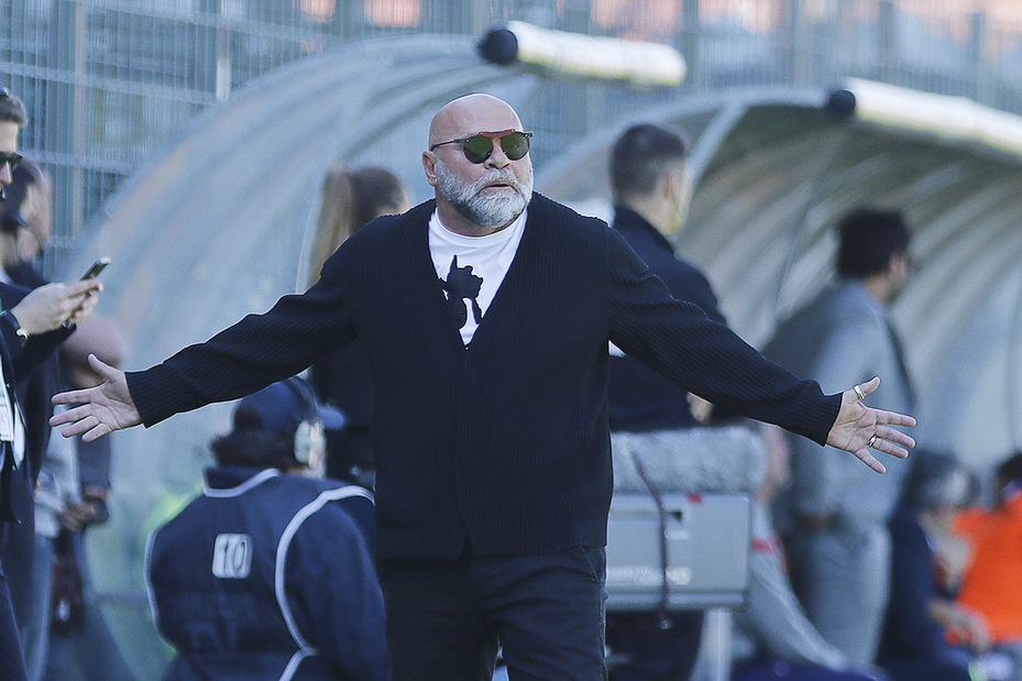 Cosmi attacca: Campionato prigioniero delle tv