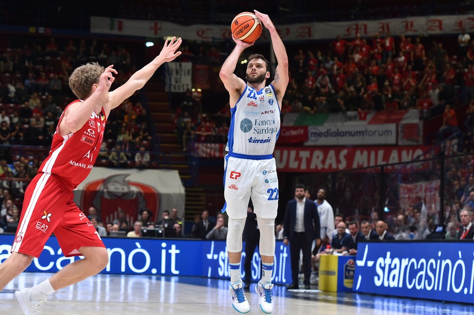 Sassari conquista Gara 1 contro Milano al Forum