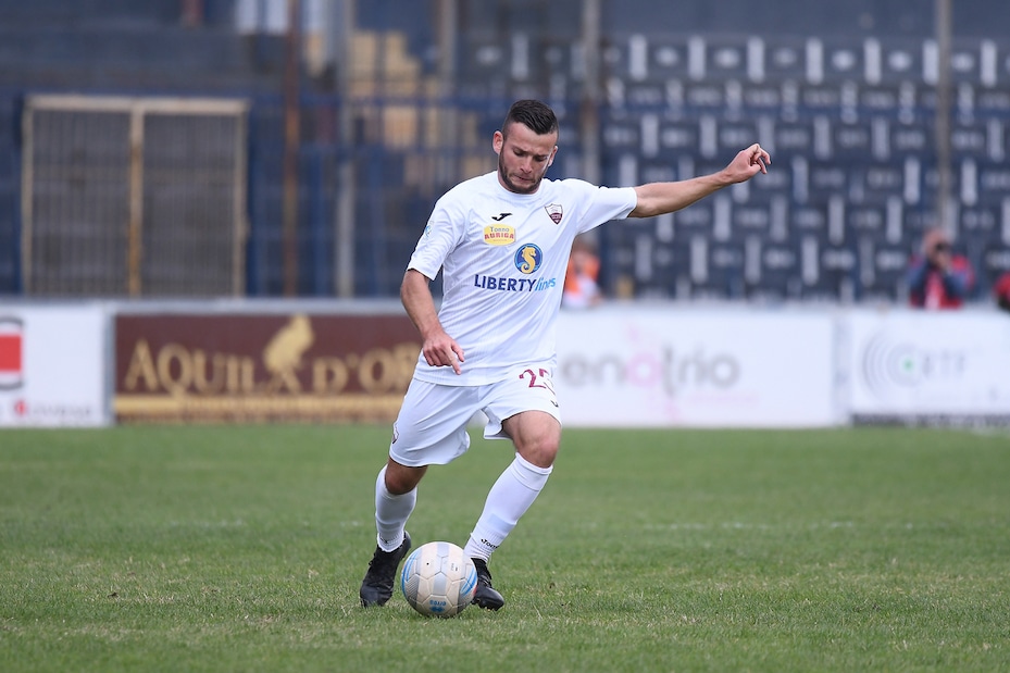 Entella, ufficiale l'arrivo del centrocampista Toscano