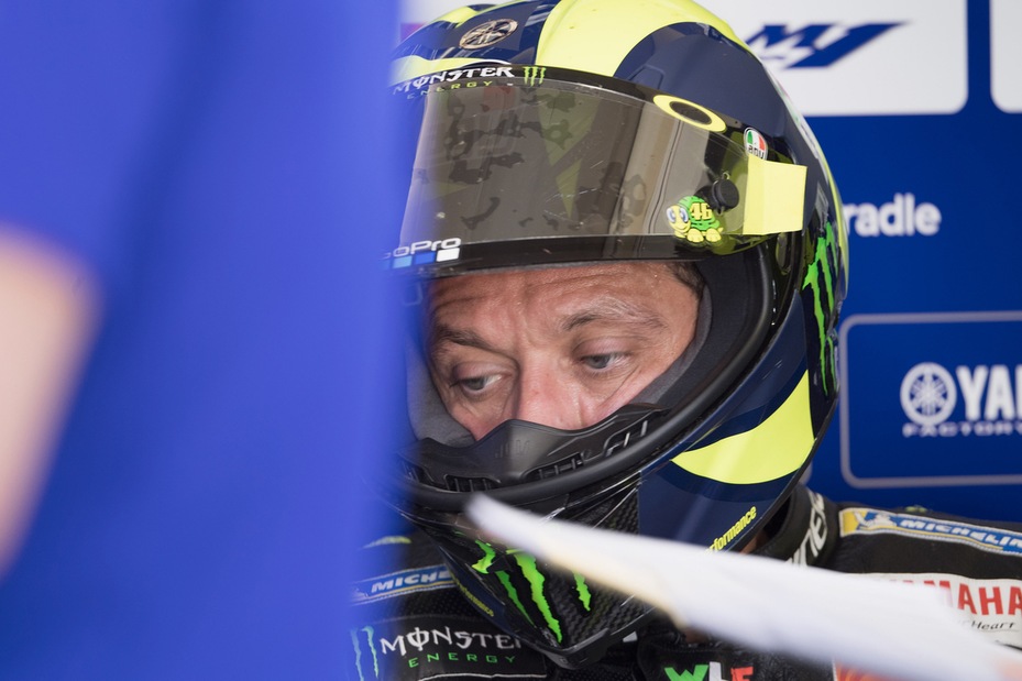 Assen: Valentino Rossi subito fuori