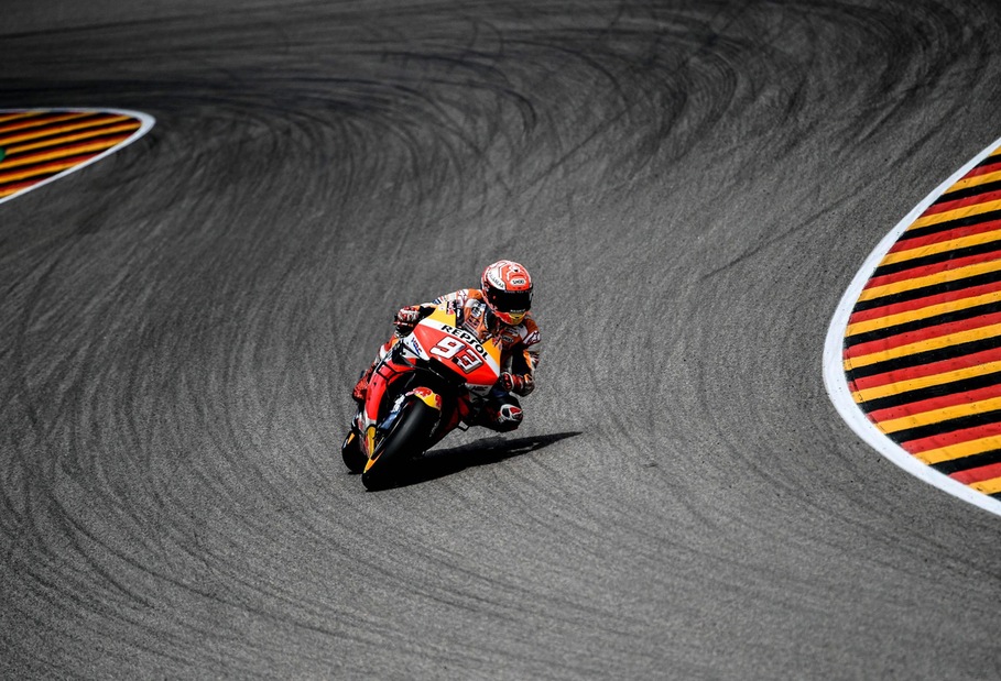 MotoGp, Sachsenring: Marquez domina anche il Warm Up