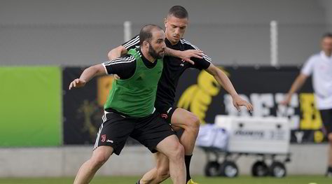 Higuain alla Roma, pronta la fascia di capitano