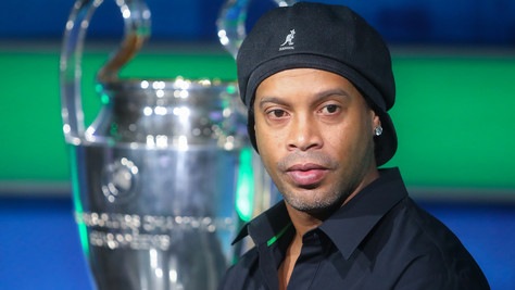 Ronaldinho, guai col Brasile: debiti e 57 proprietà bloccate!