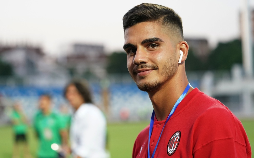 Diretta Milan-Brescia dalle 18: formazioni ufficiali e dove vederla in tv