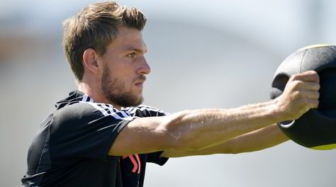 Roma, tra Rugani e Lovren è testa a testa