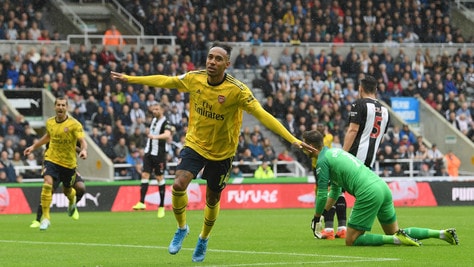 Aubameyang regala la vittoria all'Arsenal. Il Wolverhampton di Cutrone fa 0-0 col Leicester