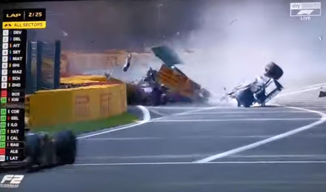 Formula 2, spaventoso incidente a Spa: muore il francese Hubert