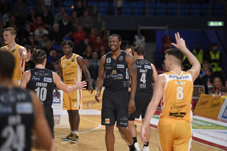 Serie A, Trento espugna Pesaro all'overtime: 101-95