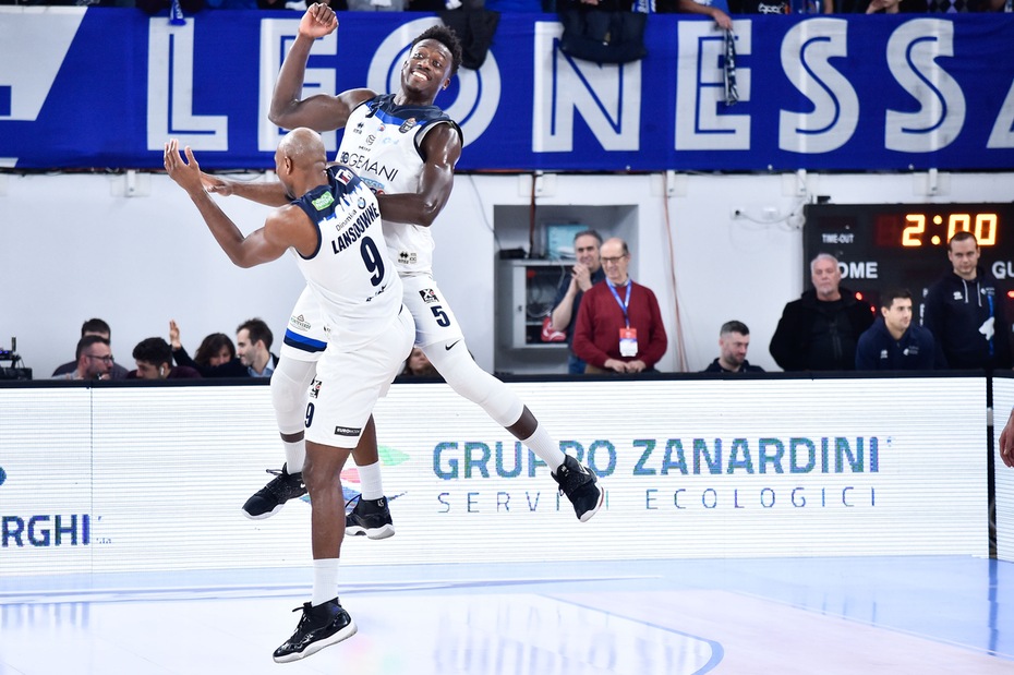 Brescia supera il Darussafaka 61-70, vince anche Venezia
