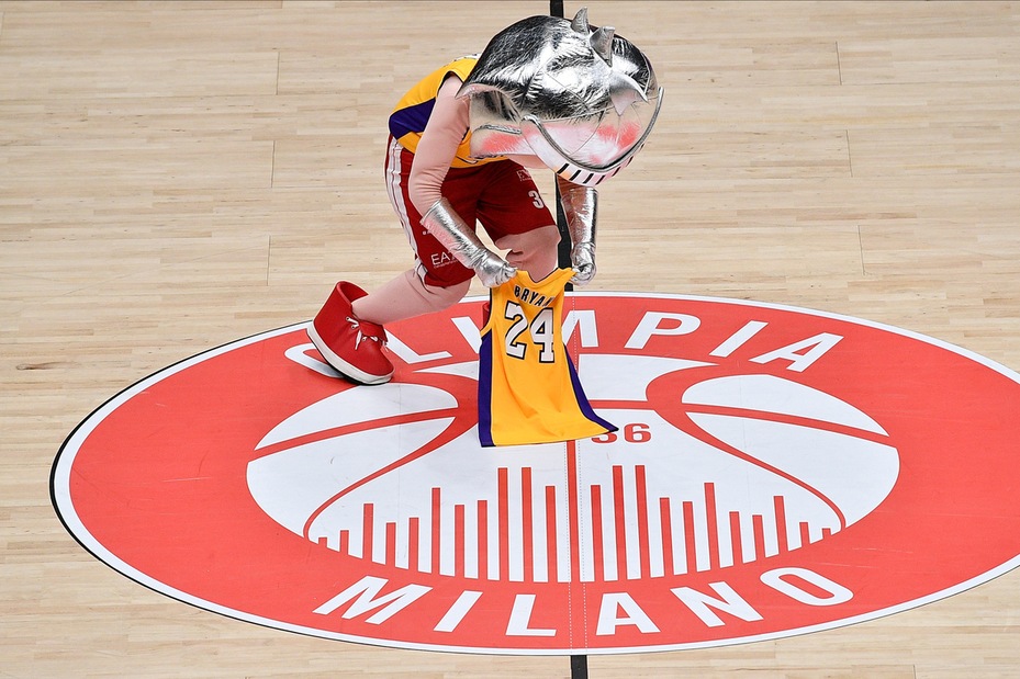 Olimpia Milano in viola per Kobe Bryant