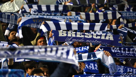 Cori shock dei tifosi del Brescia: "Napoletani Coronavirus"