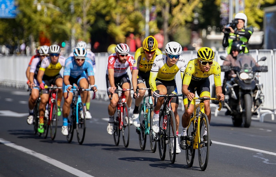 Coronavirus, l'Uci avverte: "Cancellare Giro e Tour un disastro per il ciclismo" Coronavirus, l'Uci avverte: "Cancellare Giro e Tour un disastro per il ciclismo"