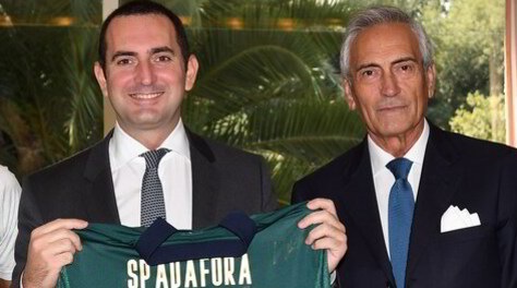 I conti del calcio e la realtà del paese