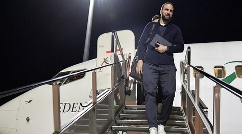 Higuain in fuga dall'Italia: Juve, che brutta figura!
