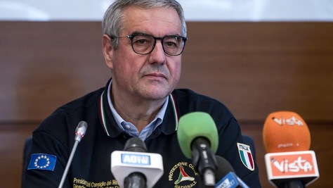 Coronavirus, lieve flessione nel contagio: 651 morti nelle ultime 24 ore