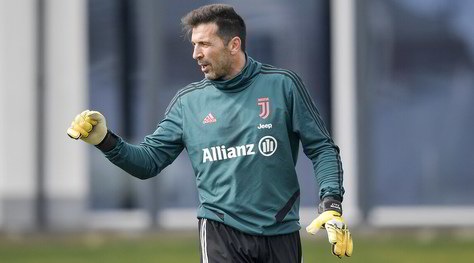 Juve, tre firme per ripartire