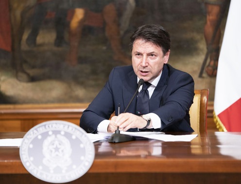 Conte, conferenza live alle 19.30