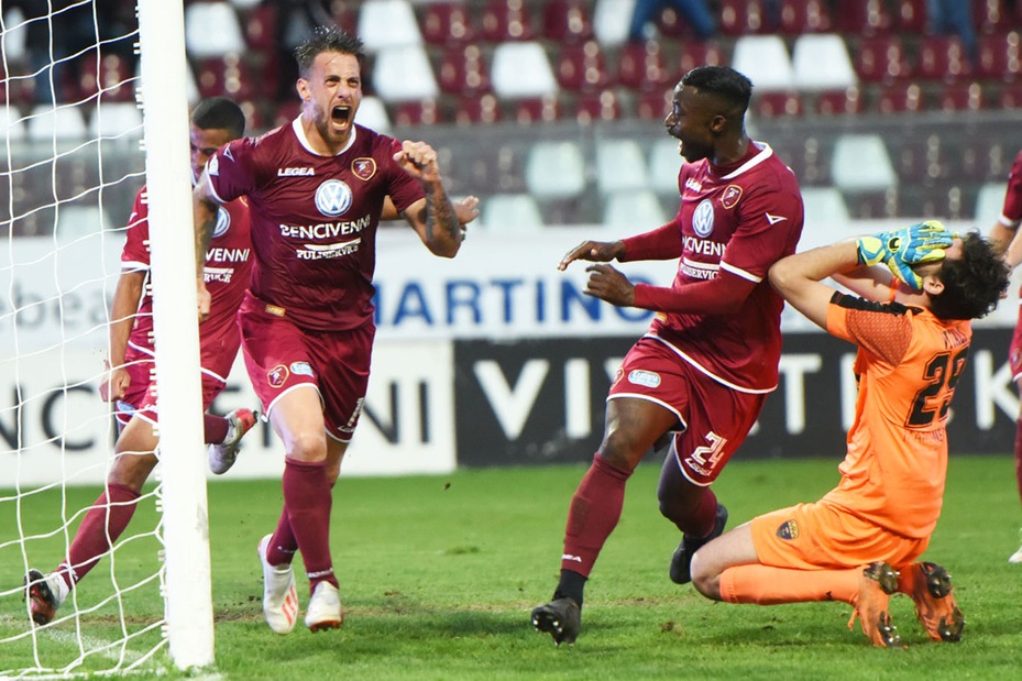 Denis-Corazza, la Reggina in B vuole presentare carte vincenti