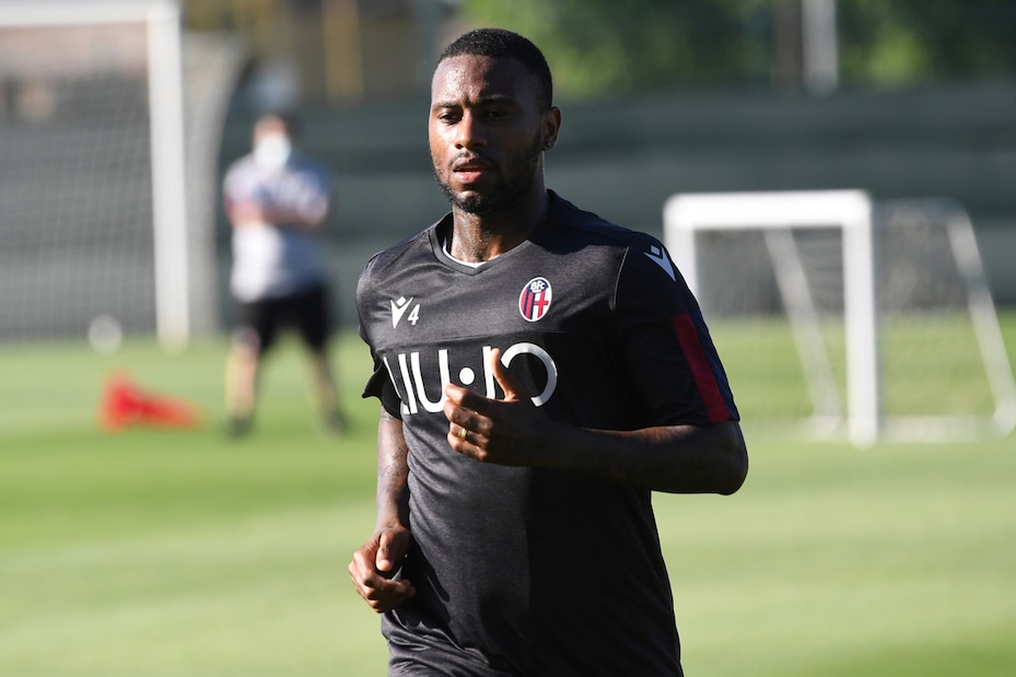 Bologna, Denswil guida la difesa anti-Juve