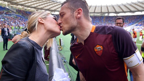 Roma, 15 anni di Totti e Ilary: ecco come hanno festeggiato l'anniversario
