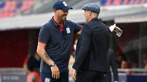 Bologna, Mihajlovic e lo show in tv con Zenga: "Sei una mezza sega"