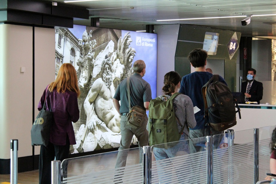 L’Italia blocca l’ingresso a chi arriva da 13 Paesi a rischio Coronavirus