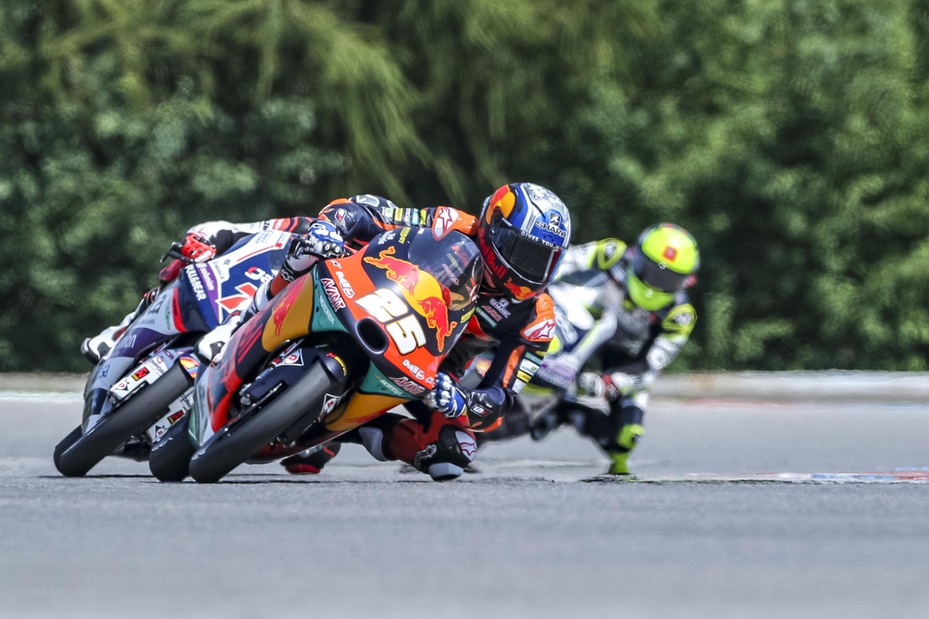 Moto3, Brno: Fernandez primo nel Warm Up
