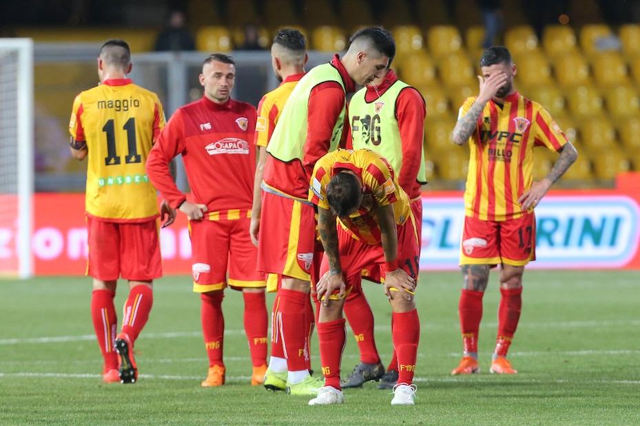 Benevento, altri due calciatori positivi al Covid-19
