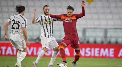 Roma, la priorità è Smalling: ecco da dove arriveranno i soldi