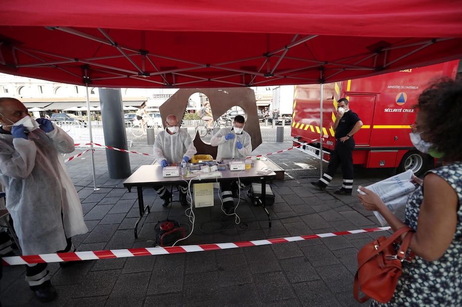 Coronavirus in Francia, zona rossa altri sette dipartimenti