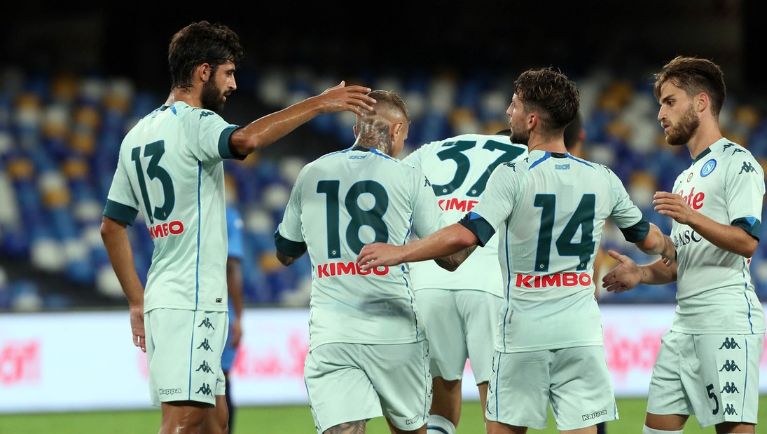 Napoli-Pescara 4-0: Mertens e Petagna in gol, Osimhen a secco
