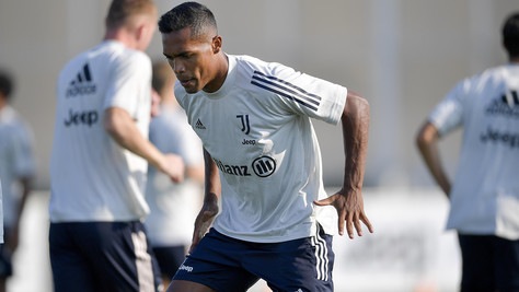 Juve, per Alex Sandro stop di 15 giorni: salta Roma e Napoli