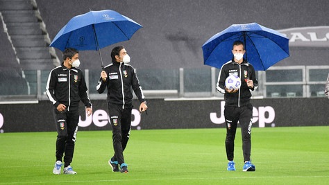 Juve-Napoli, palla al centro sul Titanic