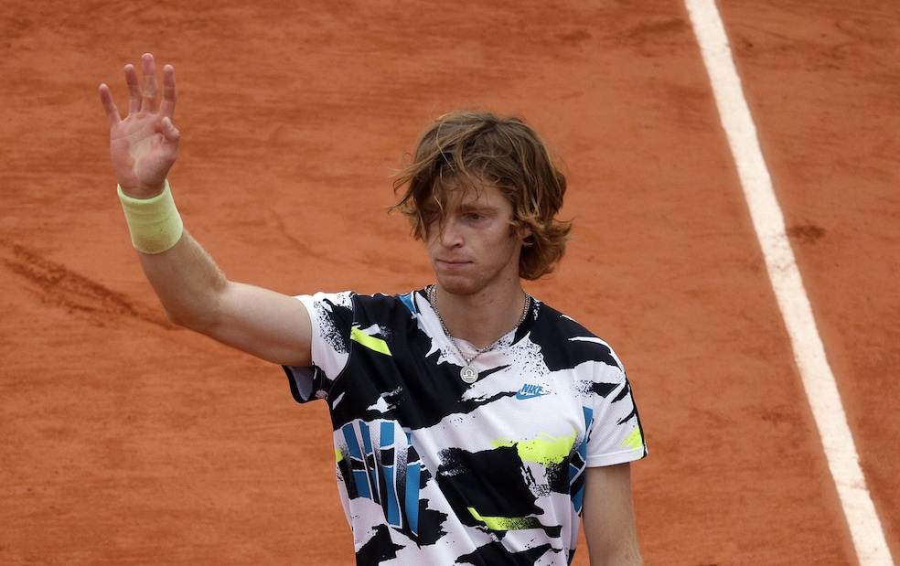 Roland Garros, Rublev vince e vola ai quarti