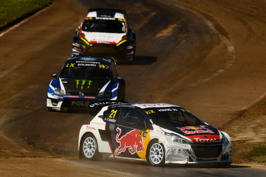 Rally, tragedia in Portogallo: morta la copilota spagnola Laura Salvo