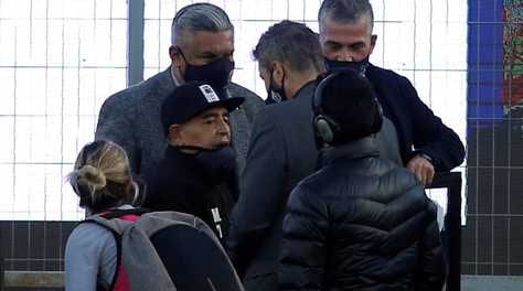 Maradona ricoverato in una clinica a La Plata